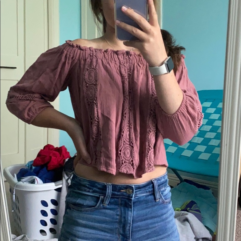 AMERICAN EAGLE CROPPED OFF THE SHOULDER SHIRT